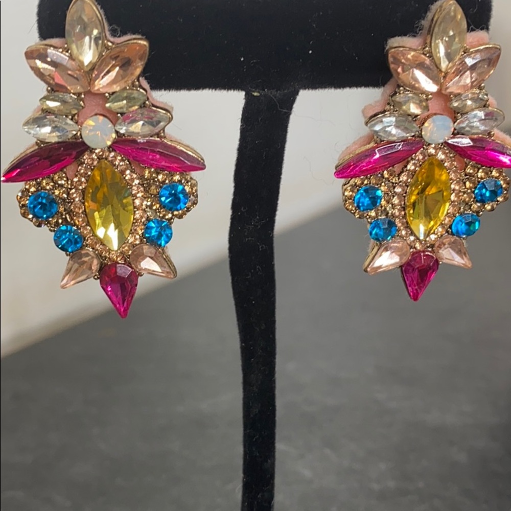 Trendy crystal and glass post earring
